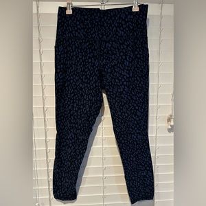 Salutation Stash Pocket Legging 7/8 Blue Dot Leopard